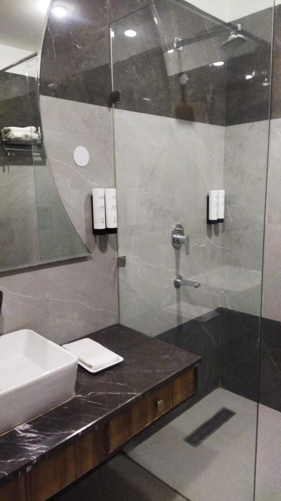 Hotel Noble Inn Нью-Дели Экстерьер фото